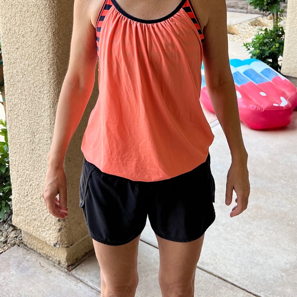 Lululemon size 6